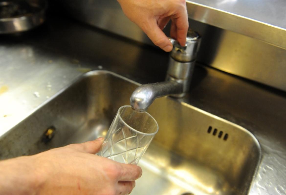 In via Ugo Lisi ci sono famiglie senza acqua. Perché il Sindaco non interviene?