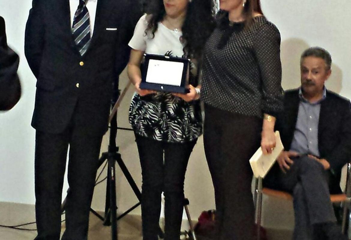 Letizia Marra e Giunio Panarelli sul podio del  Premio di giornalismo “Aldo Bello”