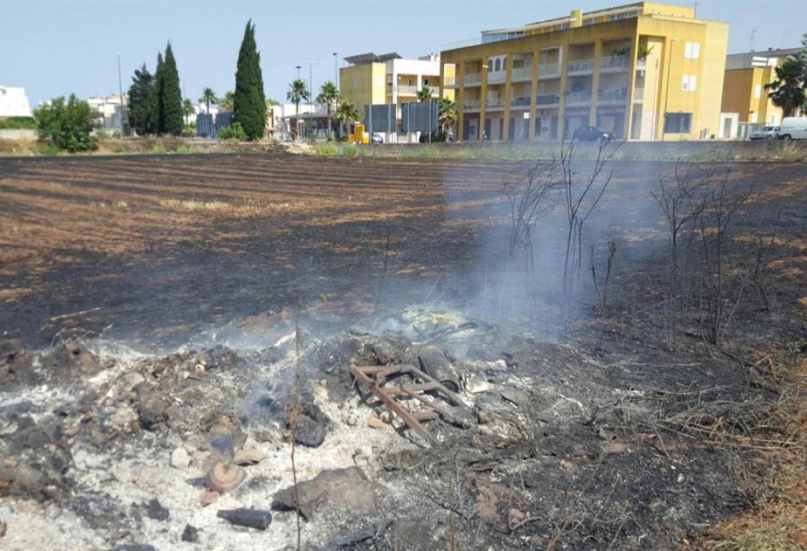 Fuoco in via Kennedy