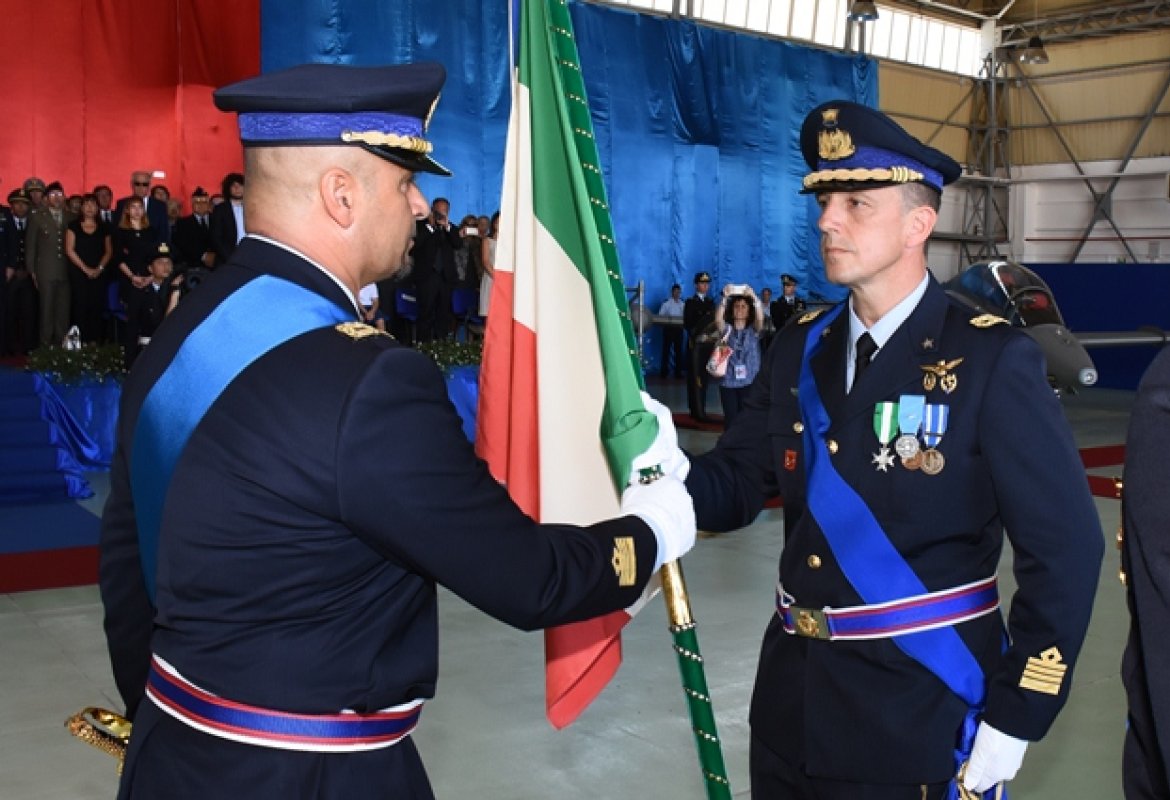 Il colonnello Luigi Casali al comando del 61° stormo