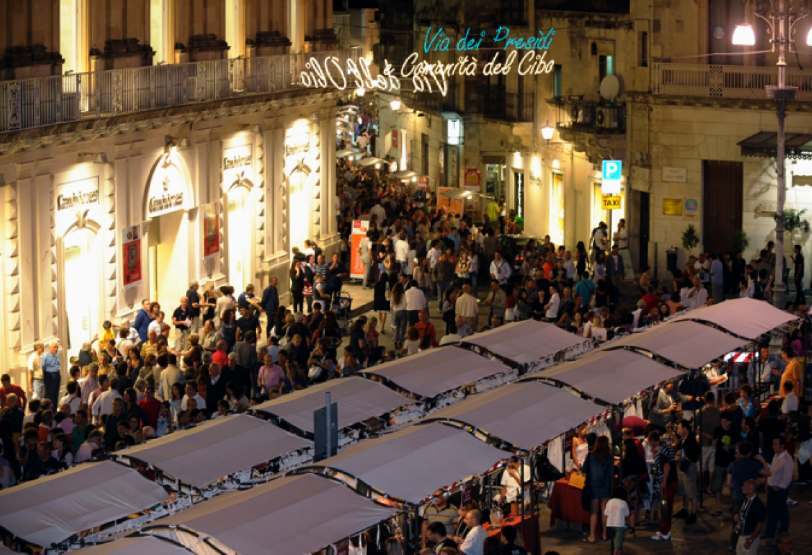 Apre il mercatino del gusto