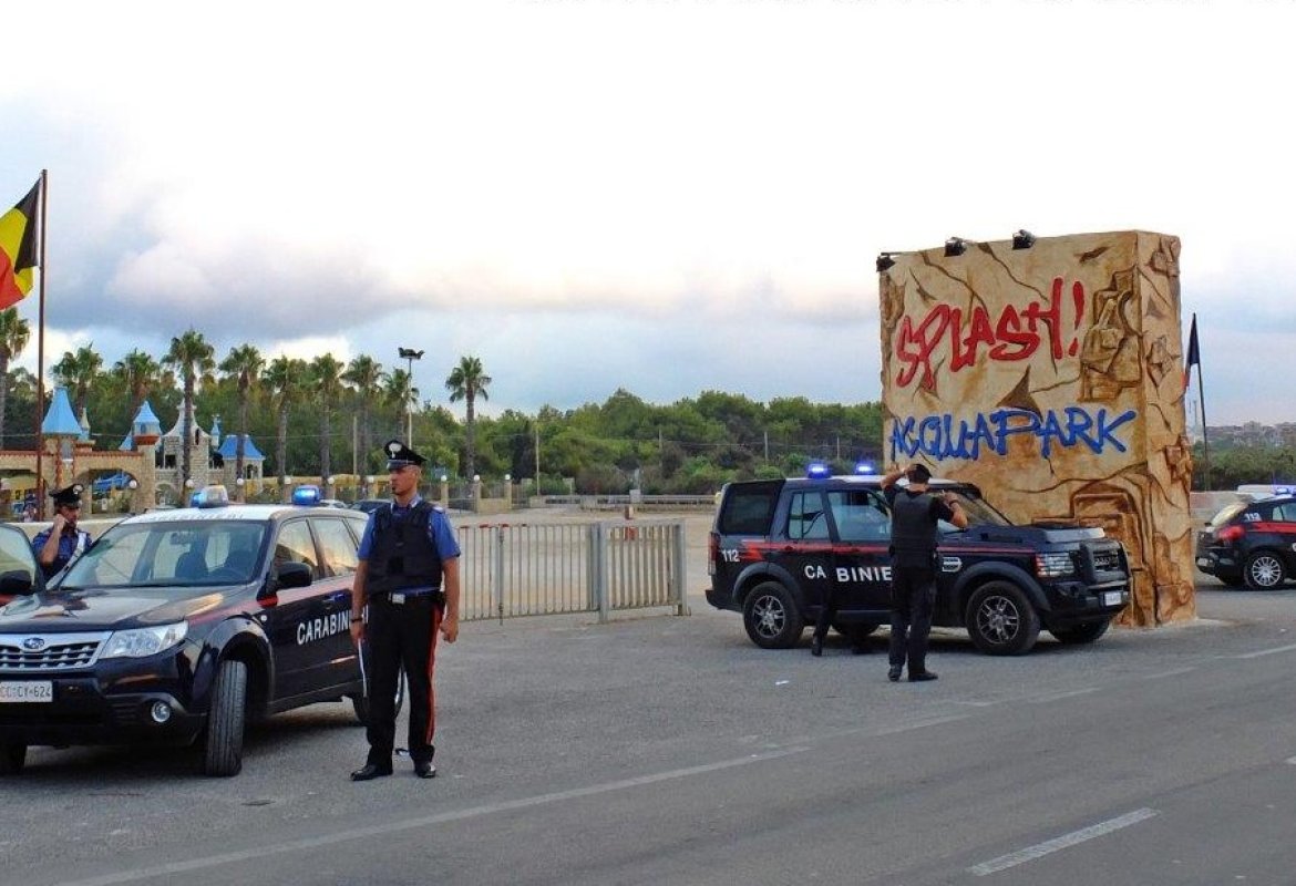 Fotografava parti intime delle signore, denunciato operaio