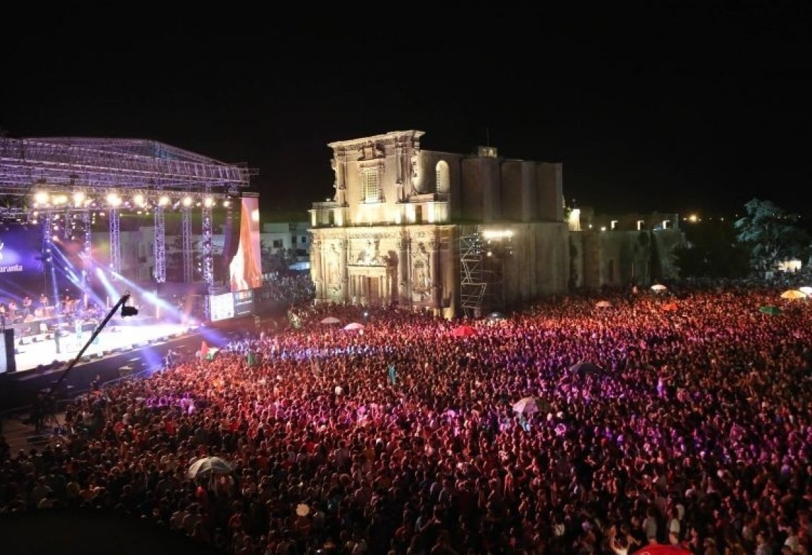 Per il concertone allestito un ospedale da campo