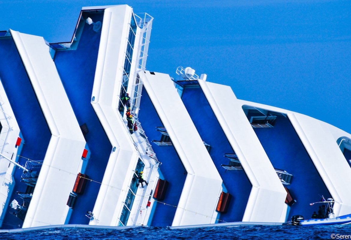 L'emozionante racconto tecnico del recupero della Costa Concordia nelle foto di Serena Galvani