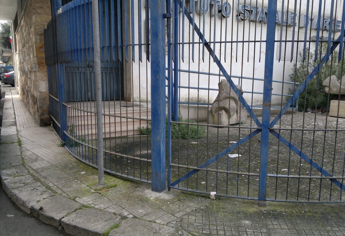 Il copertone non c'è più. La teoria delle finestre rotte