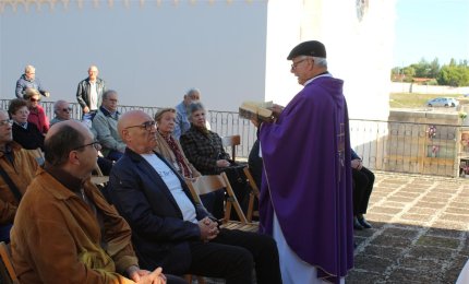 Celebrata una messa per i defunti nella restaurata Cappella della Società Operaia