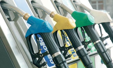 "Fermamente contrario all'aumento del prezzo della benzina in Puglia"
