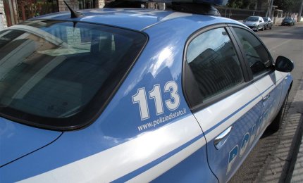 Non gradisce il fidanzato della figlia e lo aggredisce. Arrestato