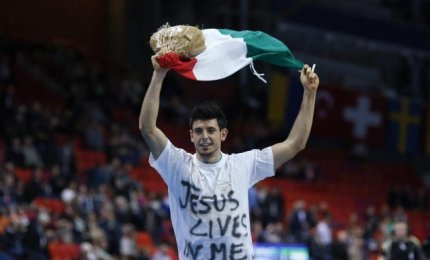 Daniele Greco è campione europeo indoor di salto triplo