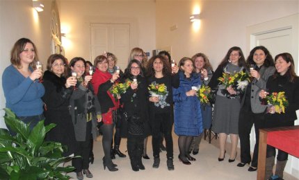 "Che siamo donne, siamo donne, oltre il burka e le gonne"