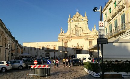 Centro antico aperto al traffico e commercianti (quasi) tutti contenti