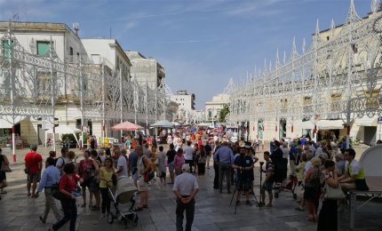 Si può ancora tornare sui "luoghi della festa"