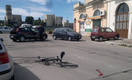 Cade dalla bicicletta, grave un anziano