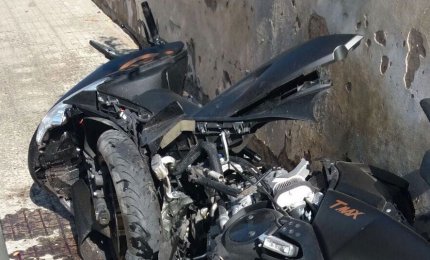 Scooter contro palo in via XX Settembre a Galatina, quasi indenne il centauro