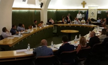 Fila liscio il primo Consiglio Comunale dell'era Amante