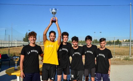 Da "sotto le stelle" a "sotto le luci dell'alba"