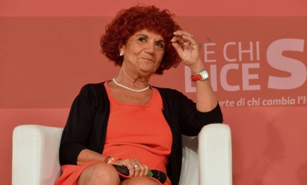La ministra Fedeli in visita allo Scientifico di Maglie