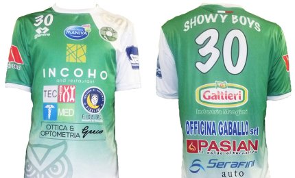 La nuova maglia della Showy Boys