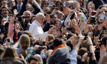 Prima udienza generale di Papa Francesco: "Seguire Gesù vuol dire imparare ad uscire da noi stessi"