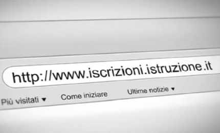 Scuola, al via da oggi le iscrizioni online