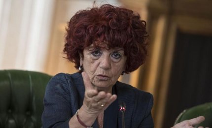 "Richiedesi bella presenza per alternanza scuola-lavoro" e il Ministro manda gli ispettori