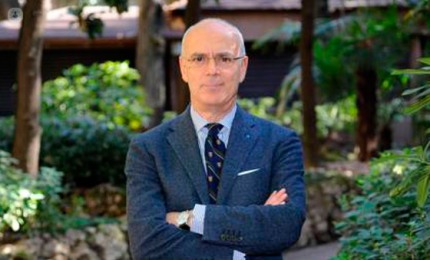 Eseguito da un chirurgo magliese il primo impianto in Italia di un microchip sotto la retina