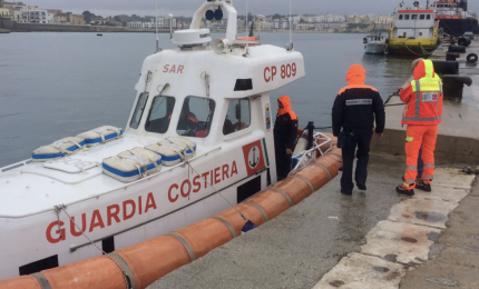Trasportato in porto e affidato al 118 un marinaio di un peschereccio