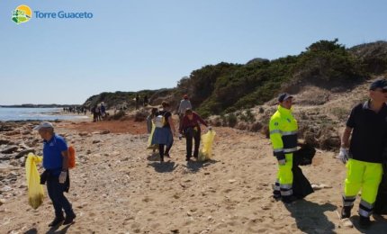 Amore per l'ambiente e pulizie a Torre Guaceto
