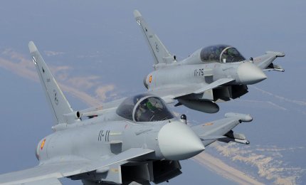 Un aereo della Iberia perde i contatti radio e viene intercettato da due caccia italiani