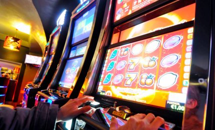 Sale giochi a 500 metri di distanza dalle scuole, la Regione condede una proroga