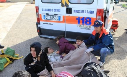 Soccorsi nelle acque della Montagna spaccata 57 naufraghi su un veliero