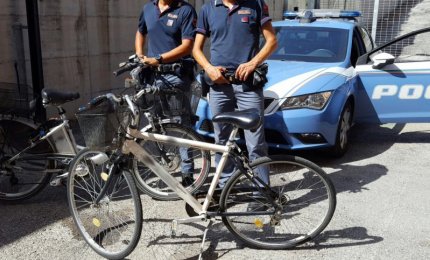 Ai domiciliari ladra di biciclette