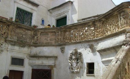 I misteri di Corte Vinella in una riuscita presentazione del volume di Antonio Costantini sulle corti salentine