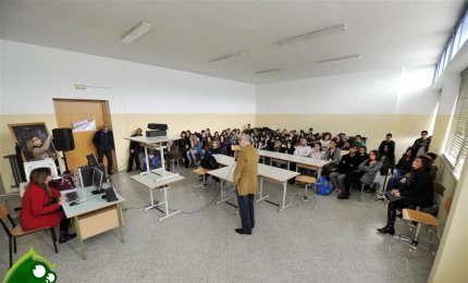 Iscrizioni a scuola, crescono Licei e Tecnici