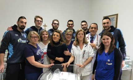 Efficienza Energia dona una culla a Pediatria
