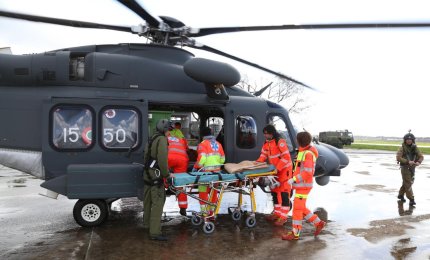 Settantenne con femore rotto trasferito da Ponza a Latina da un elicottero dell'Aeronautica Militare