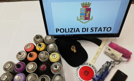 Imbrattavano i treni, denunciati due giovani