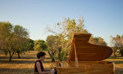 "TramontOlive", Beatrice Rana e un pianoforte di legno d'olivo