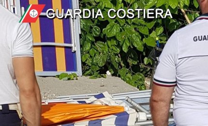 Liberati 300 metri quadrati abusivamente occupati da ombrelloni e sdraio destinati al noleggio
