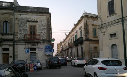 No ai giri a vuoto intorno alla 'Villa' su auto inquinanti. È cominciata a Galatina la rivoluzione del traffico