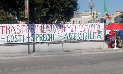 "C'erano più tecnici al lavoro sul retro o dentro l'ex-Tribunale che esponenti del PD sul marciapiede a manifestare"