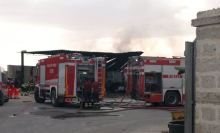A fuoco due camion, paura a Collemeto