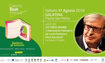 Vittorio Sgarbi in Piazza San Pietro a Galatina