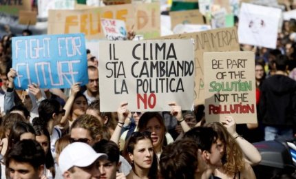 Voto ai sedicenni? Ma se la politica li annoia!