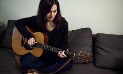 Erica Mou a Galatina con “Grazie dei Fiori”