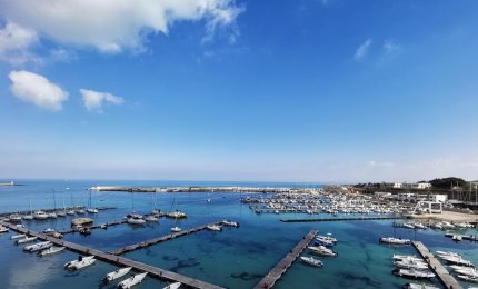 Pontili di Otranto. Amati: "la tutela ambientale viene prima della burocrazia"
