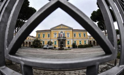 Coronavirus, si aggravano le condizioni cliniche dei due cinesi ricoverati allo Spallanzani