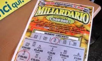 "Sospendere Lotto, Superenalotto, lotterie nazionali e Gratta e Vinci"