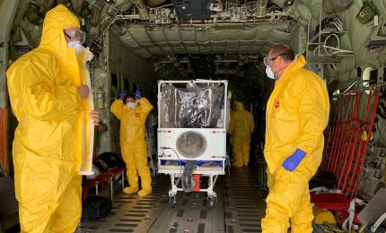 Covid-19. Due contagiati trasferiti in biocontenimento  in Germania con un C-130J dell'Aeronautica Militare