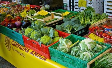 Gli agricoltori di Campagna Amica donano i loro prodotti alla Caritas